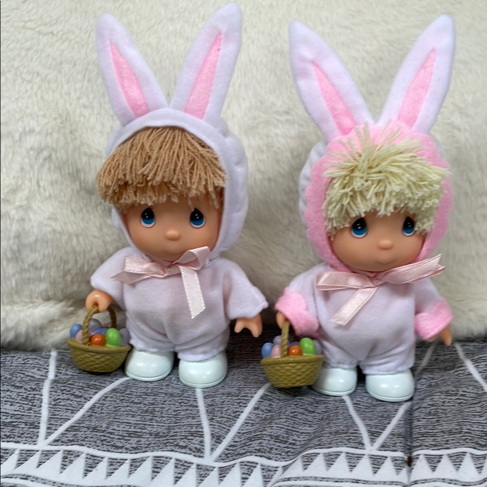 Adorable Precious Moments- Pink and White